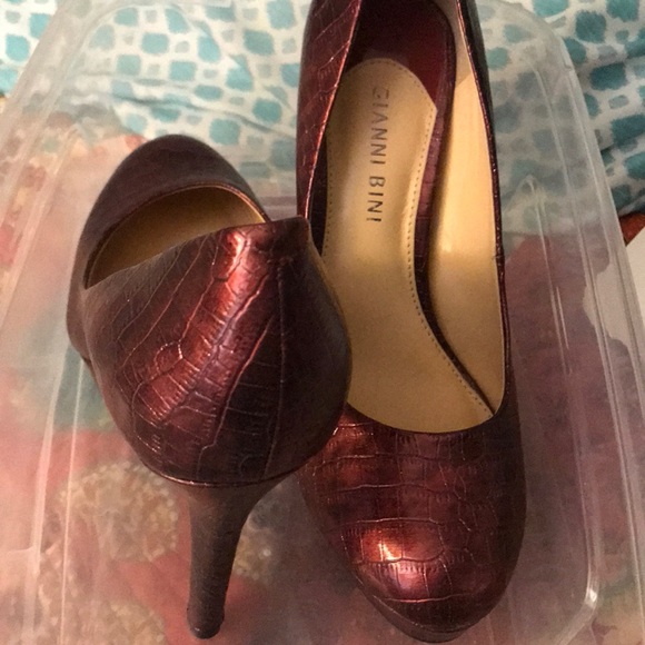 Gianni Bono women’s platform pumps. Great price! - Picture 2 of 2